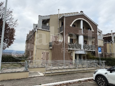 Foto Attico in Via Carnano 8, Terni Tuillo di 110 m² con 4 locali