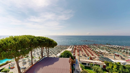 Foto Appartamento in Via dei Gerani, Diano Marina Centro di 80 m²