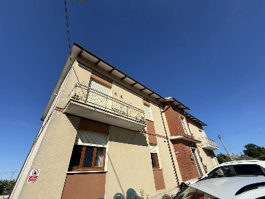 Foto Appartamento in CONTRADA PALUDI 410/A, Fermo di 108 m² con 7 locali