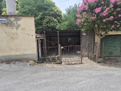 Foto Magazzino a Rufina di 78 m² con 3 locali in vendita