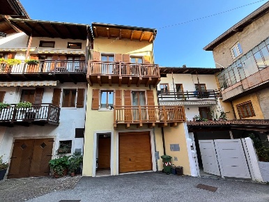 Foto Appartamento in nomi (tn), Nomi di 140 m² con 7 locali in vendita