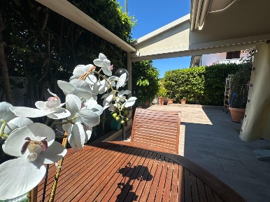 Foto Villa unifamiliare a Viareggio Torre del Lago di 100 m² con 8 locali