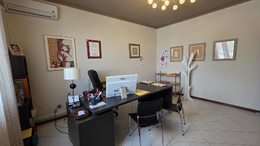 Foto Ufficio a Fucecchio Centro di 20 m² con 1 locali in affitto