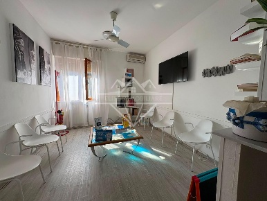 Foto Appartamento a Carrara Marina di Carrara di 107 m² con 5 locali