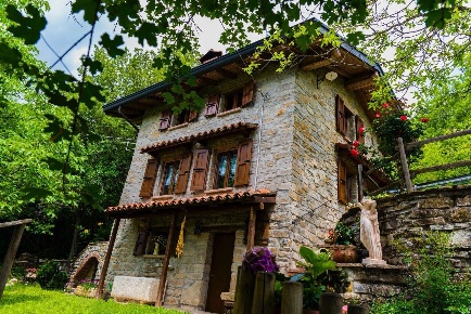 Foto Casa indipendente a Farini di 83 m² con 2 locali in vendita
