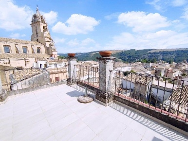 Foto Casa indipendente a Ragusa Ibla di 59 m² con 4 locali in vendita