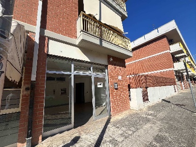 Foto Negozio in via sacharov, Valenzano di 50 m² con 2 locali in affitto