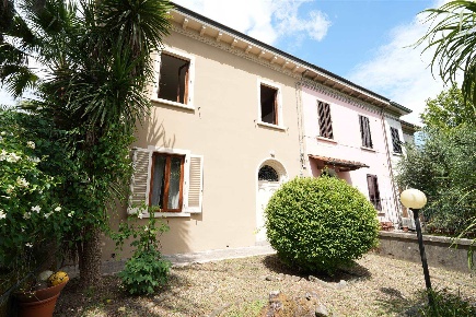 Foto Appartamento in viale arcadia 93, Pistoia Centro Storico di 188 m²