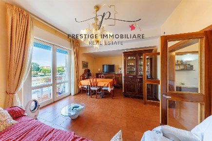 Foto Appartamento a Livorno Ardenza di 110 m² con 4 locali in vendita