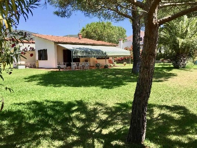 Foto Villa unifamiliare a Capoliveri Lacona di 110 m² con 5 locali