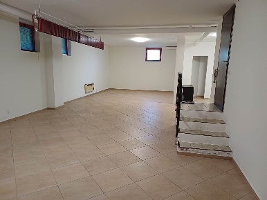 Foto Laboratorio in Via Pastore, Cornate d'Adda Centro di 100 m² in vendita