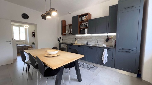 Foto Appartamento in Via Ganda, Morbegno Centro di 98 m² con 6 locali