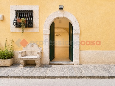 Foto Attività commerciale in Via vittorio veneto 16, Siracusa Ortigia