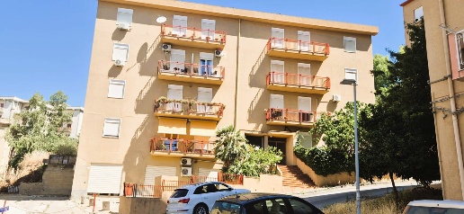 Foto Magazzino in Via Don Luigi Sturzo 30, Agrigento di 286 m² con 5 locali