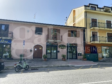 Foto Negozio in Viale italia 0, Avellino di 100 m² con 2 locali in vendita