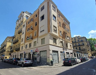 Foto Negozio in Via san quintino 1, Torino Piazza Solferino di 296 m²