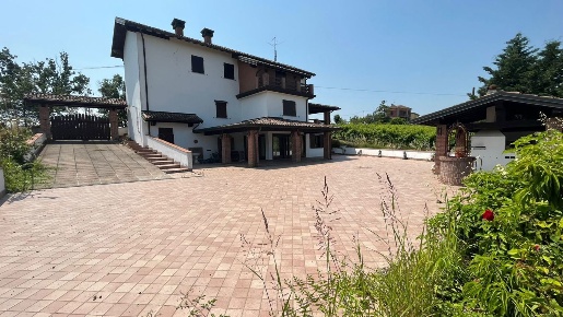 Foto Villa singola in Via Vicobarone 93, Ziano Piacentino Vicobarone