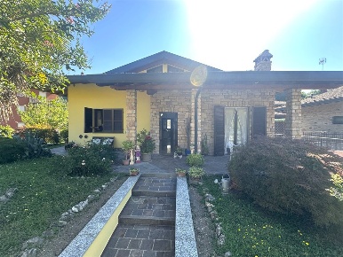 Foto Villa unifamiliare in via colombera di sotto, Cisano Bergamasco Centro