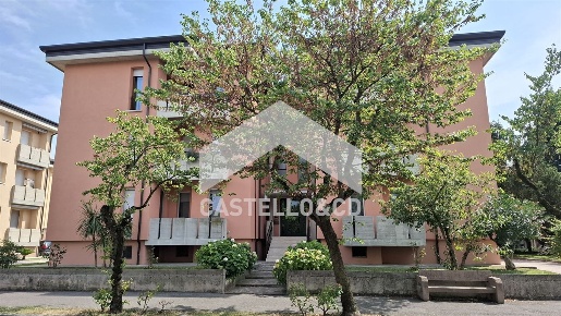 Foto Appartamento in via michelangelo, Sirmione Centro di 90 m² in vendita
