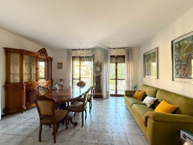 Foto Appartamento in Via Lodivecchio, Lodi Fanfani di 111 m² con 4 locali