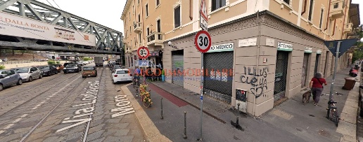 Foto Negozio in Via Lodovico il Moro, Milano Barona di 40 m² con 1 locali
