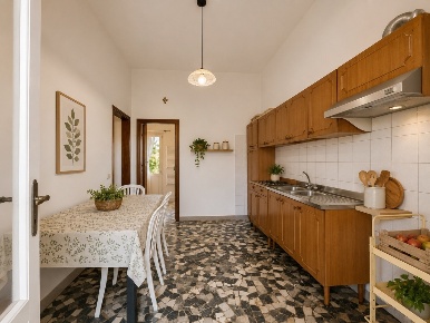 Foto Appartamento a Pietrasanta di 90 m² con 5 locali in vendita