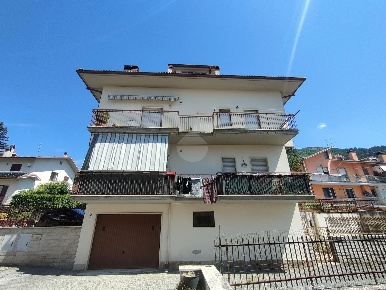 Foto Appartamento in CORSO SALLUSTIO, Pizzoli di 70 m² con 3 locali
