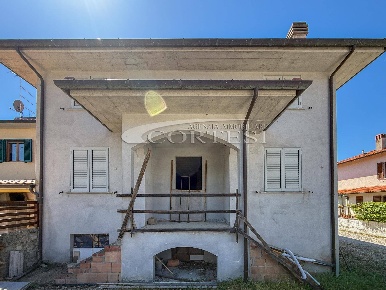 Foto Appartamento a Arezzo di 240 m² con 5 locali in vendita