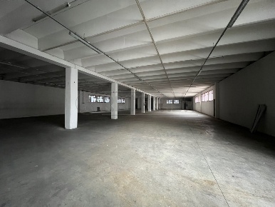 Foto Capannone industriale a Cassola di 1210 m² con 2 locali in affitto