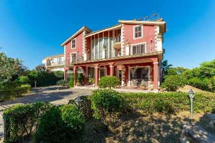Foto Villa unifamiliare in Via Ottavia Penna 50, Caltagirone Centro