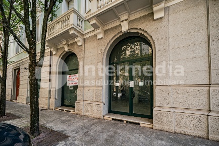 Foto Locale commerciale in Via Monte Grappa 19B, Brescia di 138 m²