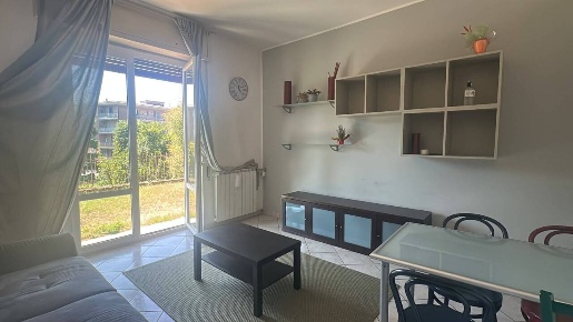 Foto Appartamento in Via Vignetta 6, Arona Centro di 80 m² con 3 locali