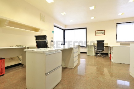 Foto Ufficio in Viale San Lazzaro, Vicenza di 109 m² con 2 locali