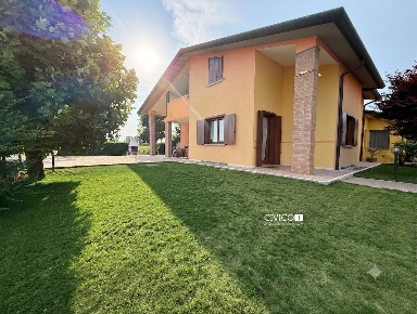Foto Villa bifamiliare in Via Marconi 109, Torri di Quartesolo di 245 m²