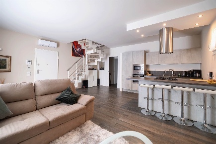Foto Appartamento in Via della Pace, Campi Bisenzio Centro di 96 m²