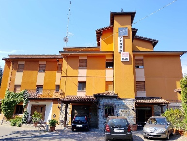 Foto Hotel a Zocca di 2477 m² con 44 locali in vendita