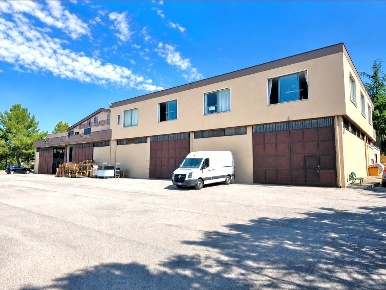 Foto Capannone industriale in sp 235, Altamura di 2130 m² con 8 locali