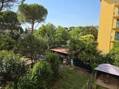 Foto Appartamento in Via Bardelli, Firenze di 120 m² con 5 locali