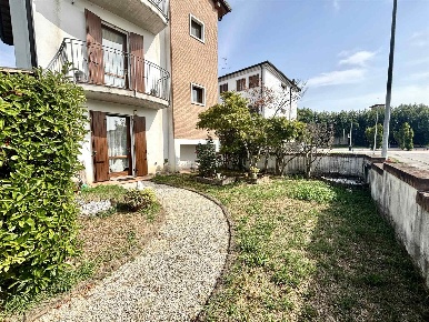 Foto Case semi ndipendenti a Borgo Virgilio Borgoforte di 140 m² in vendita