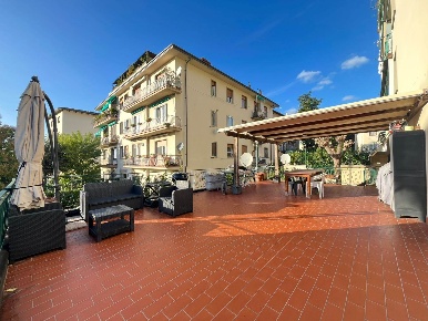 Foto Appartamento in Via Vittorio Emanuele II, Firenze di 110 m² in vendita