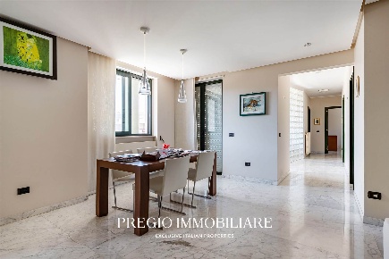 Foto Appartamento in Via Albert Einstein, Monopoli Centro di 127 m²