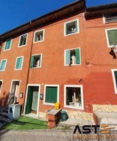 Foto Case semi ndipendenti in Contrada Berti, Valdagno Centro di 180 m²