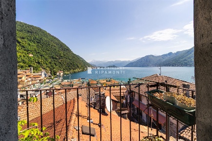 Foto Casa indipendente in Vicolo Mulini, Argegno Centro di 150 m²