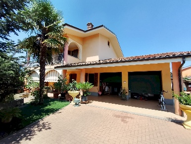 Foto Villa unifamiliare in Via R. Carignano 15, Campiglione Fenile