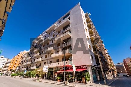 Foto Negozio in Via Ludovico Ariosto 14a, Palermo Libertà - Villabianca