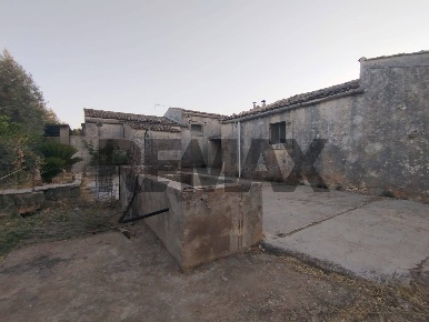 Foto Terreno agricolo in contrada cavasecca senza numero, Noto di 19683 m²