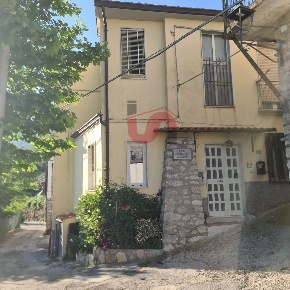 Foto Case semi ndipendenti in Via Leschito, Foglianise Centro di 80 m²