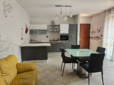 Foto Appartamento in VIA LANCA, Oleggio Centro di 80 m² con 3 locali