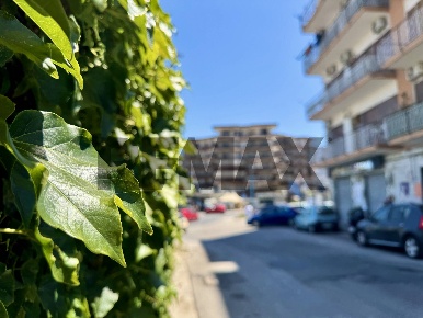 Foto Locale commerciale in Adda 3, Marano di Napoli Centro di 26 m²