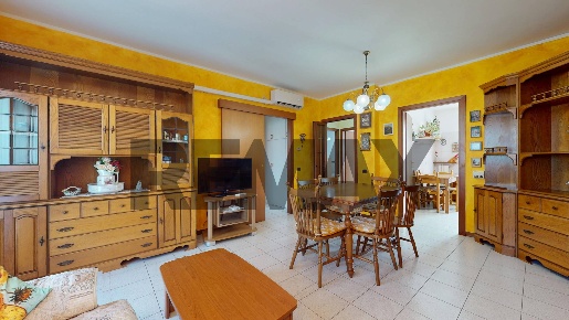 Foto Appartamento in Via Trieste 24, Rho Terrazzano di 109 m² con 3 locali